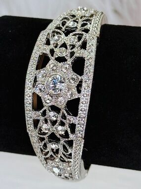 Vintage Silvertone Bling Stretch Bracelet